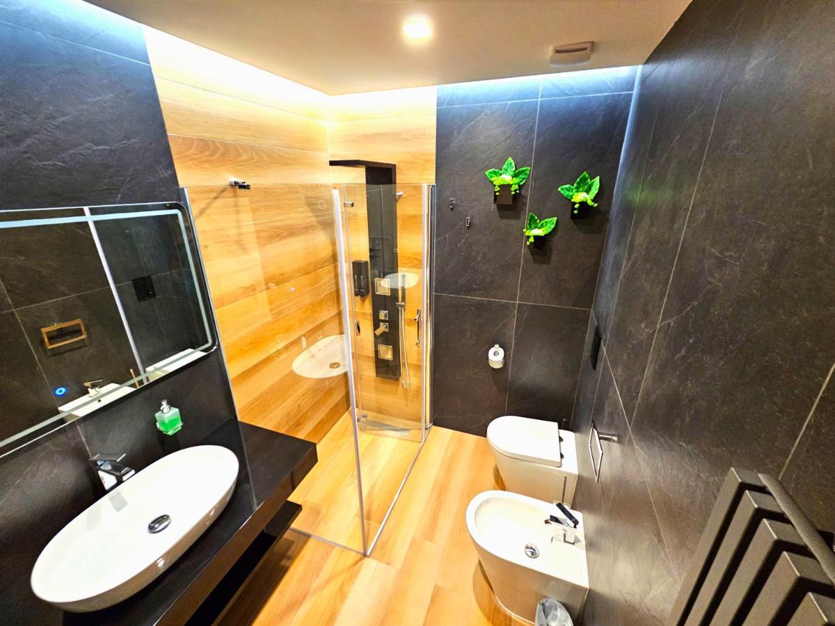Trilogy Prestige - Central Premium Suites Lecce Eksteriør billede