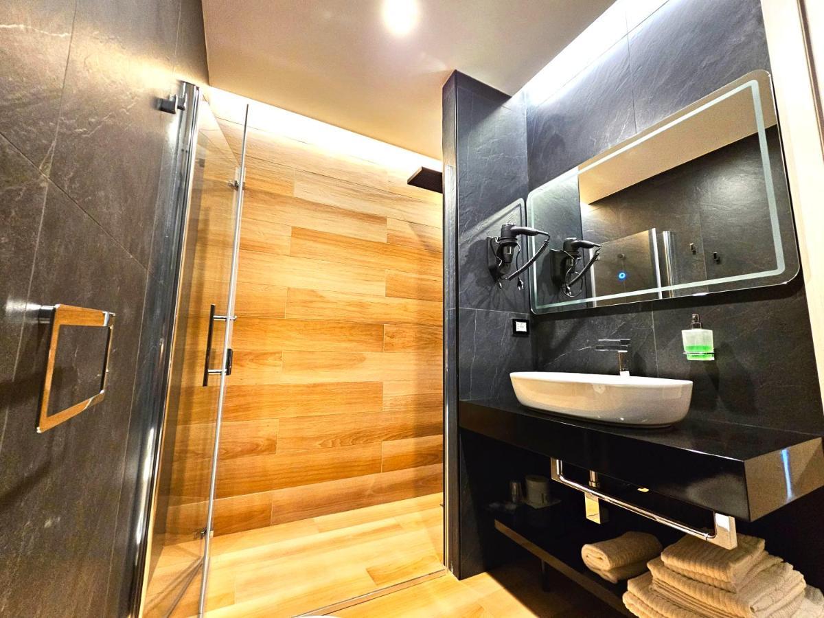 Trilogy Prestige - Central Premium Suites Lecce Eksteriør billede