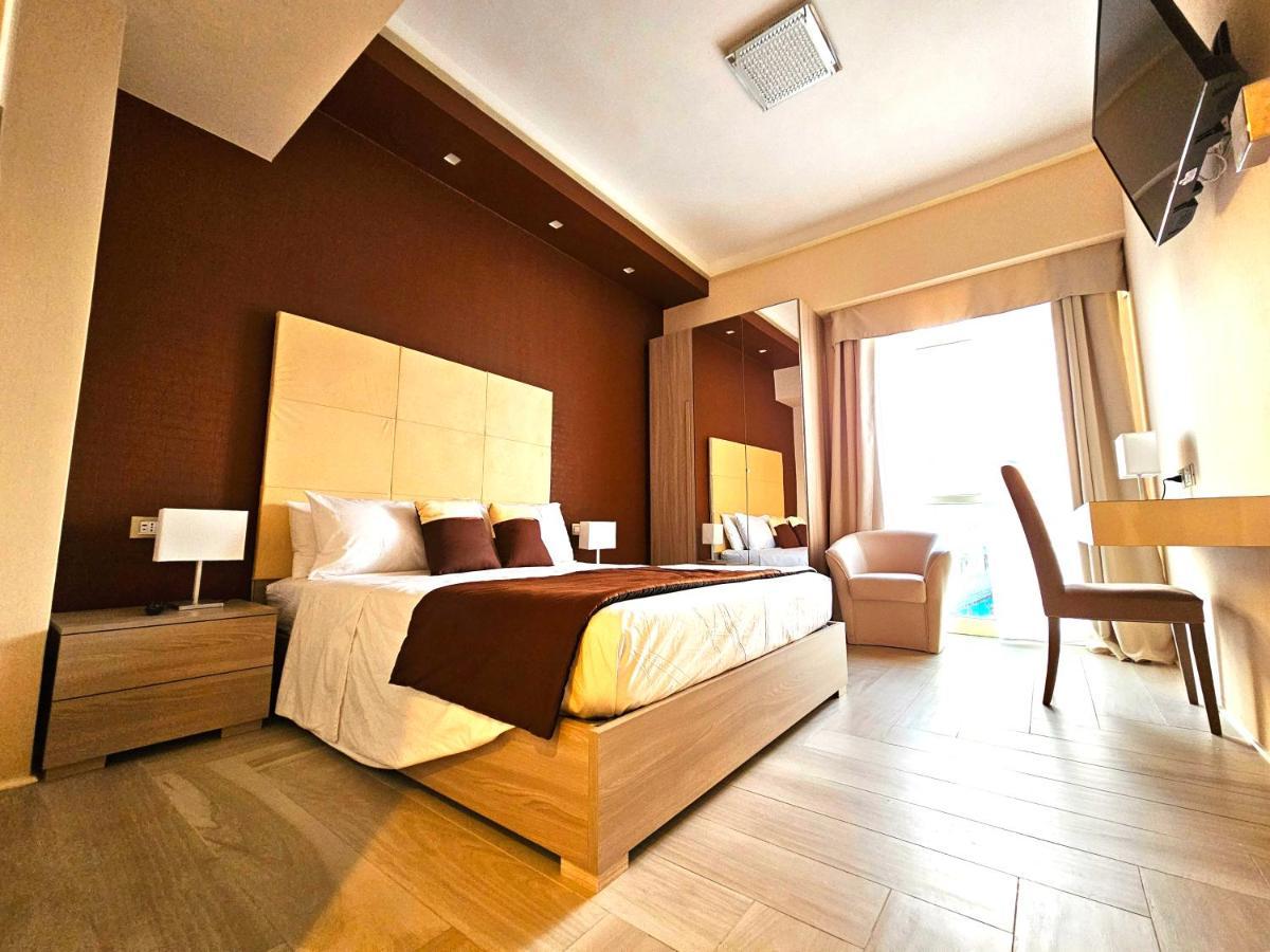 Trilogy Prestige - Central Premium Suites Lecce Eksteriør billede