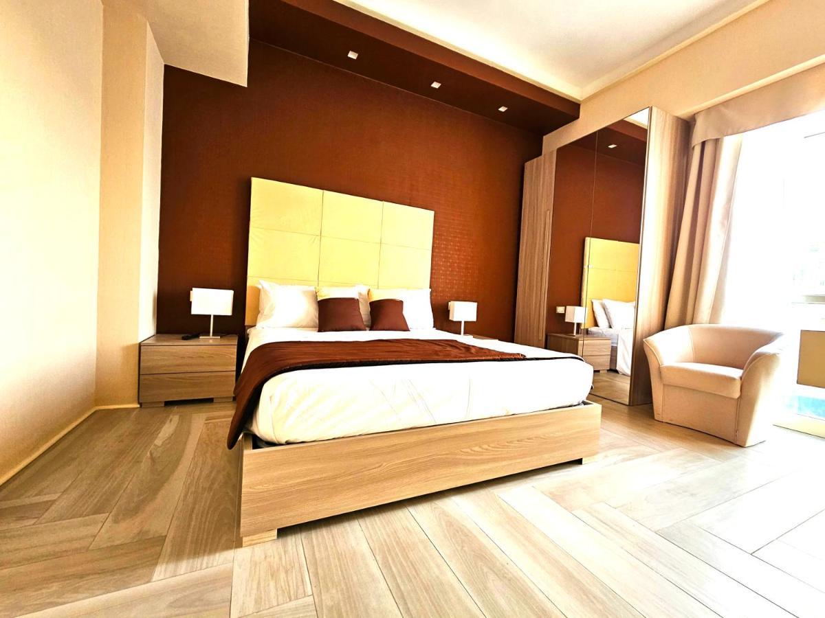 Trilogy Prestige - Central Premium Suites Lecce Eksteriør billede